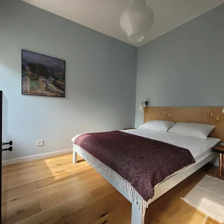 Rozana 21 アパート *